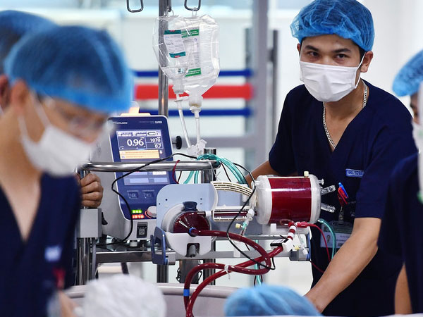 Bệnh nhân ung thư, đột quỵ, thay van tim... được lên thẳng tuyến trên