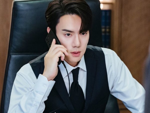 Tổng tài bá đạo của 'When The Phone Rings': Ngoài đời là thiếu gia nhà tài phiệt, dính scandal vì một sự cố