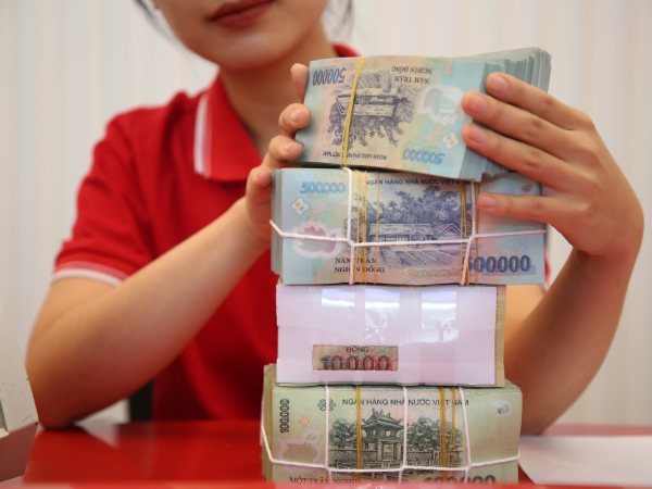 Lãi suất hôm nay 28-11: Có 2 tỷ đồng, gửi tiết kiệm 18 tháng lãi bao nhiêu?