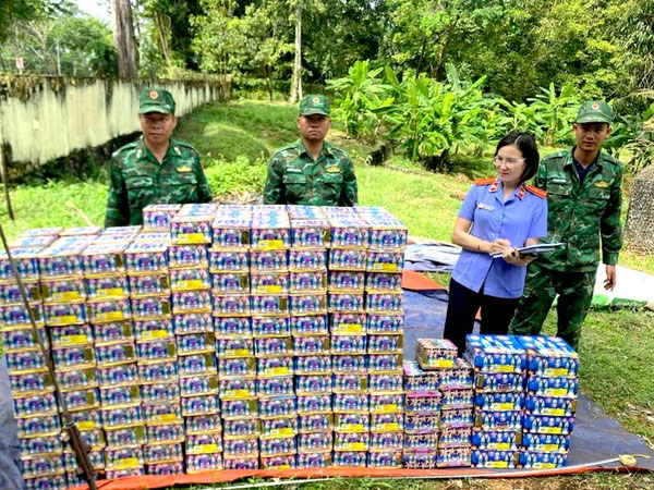 Truy tìm chủ nhân hơn 583kg pháo trong rẫy cà phê