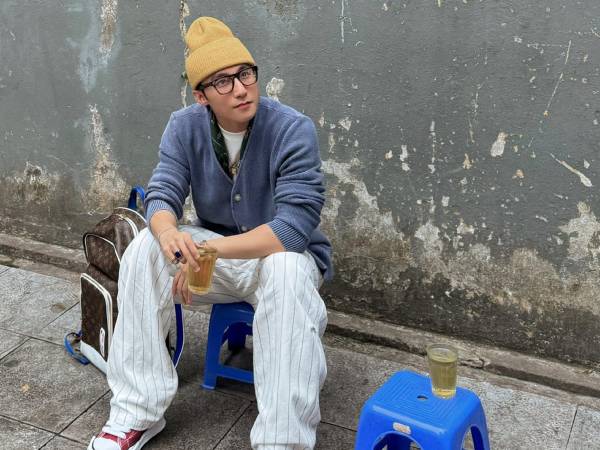 Sự thật màn rủ rê trà đá của Sơn Tùng: Hóa ra sếp gây hiểu lầm?