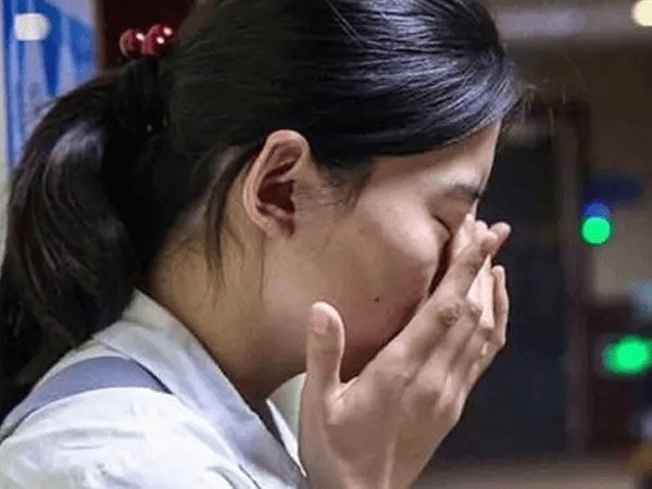 Phụ huynh Hà Nội lặng người khi chứng kiến cảnh tượng con tan ca học lúc 21h tối, loạt biểu hiện sau đó của con càng đáng lo hơn