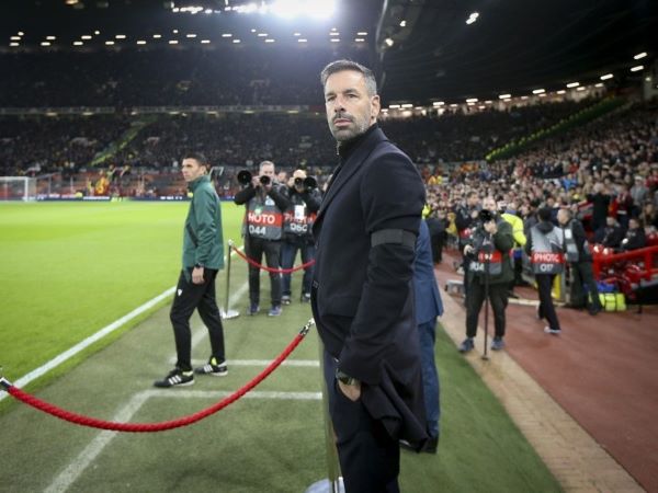 Van Nistelrooy sắp dẫn dắt Leicester, hẹn đấu MU ở Ngoại hạng Anh