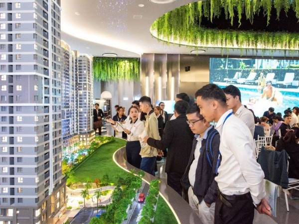 Thị trường bất động sản phía Nam chứng kiến sự 'tuyệt chủng' của căn hộ giá 1-2 tỉ đồng như thế nào?