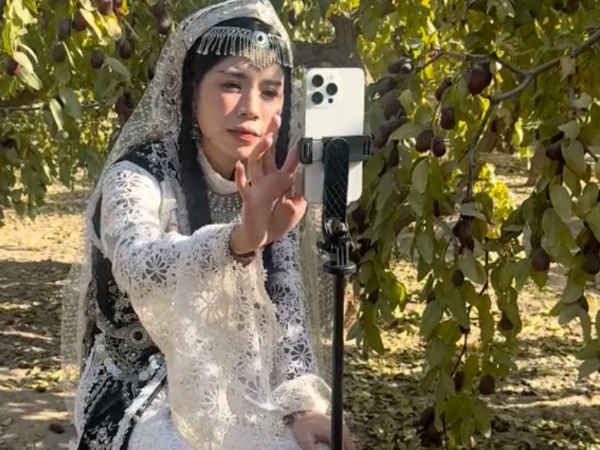 Hằng Du Mục bất ngờ bị tố 'phông bạt': Video táo đỏ quay tại địa điểm dành cho du khách, ai cũng được vào?