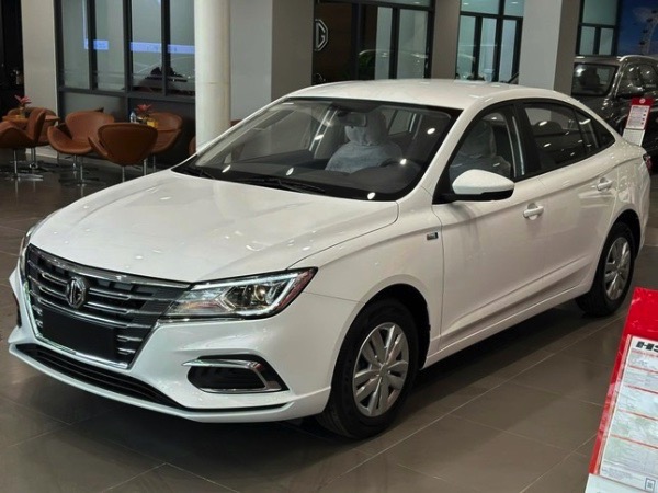 Mẫu sedan hạng C có giá 'chạm đáy' dịp cuối năm