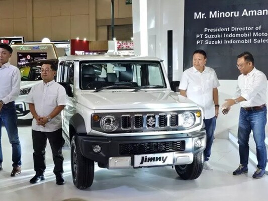 Suzuki Jimny 5 cửa đặc biệt từ 782 triệu đồng, giới hạn 100 chiếc