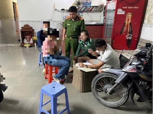 Bắt quả tang U60 bán dâm với giá 400.000 đồng