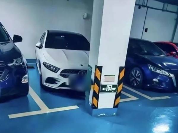 Bức ảnh về chỗ đậu xe chung cư giá 100 triệu phơi bày lòng dạ người hàng xóm luôn tỏ ra tốt bụng