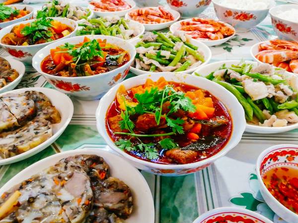 Mỗi năm lo 5 đám giỗ, vợ chồng tôi làm quần quật vẫn không có dư