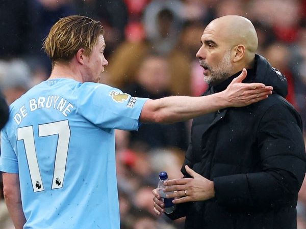 Rộ tin Pep Guardiola bất hòa với De Bruyne, Man City dậy sóng