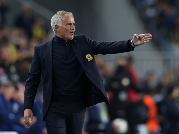 HLV Mourinho: Một số báo đài ở Thổ Nhì Kỳ đang cố 'dìm chết tôi'