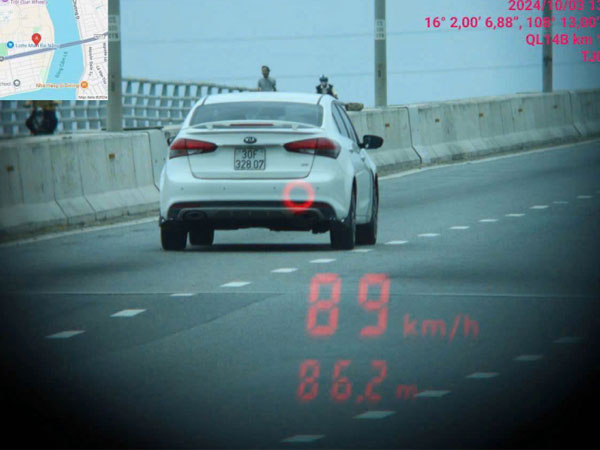 Xe gắn biển số giả, chạy quá tốc độ còn lăng mạ lực lượng CSGT