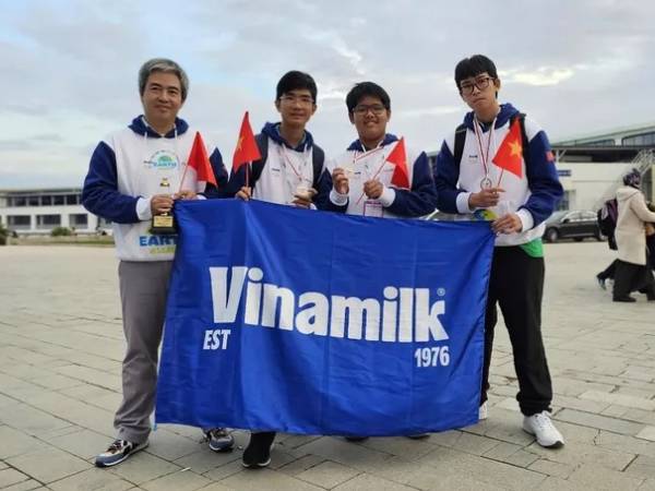 Vinamilk đồng hành các đội Robotacon Việt Nam tỏa sáng tại đấu trường quốc tế