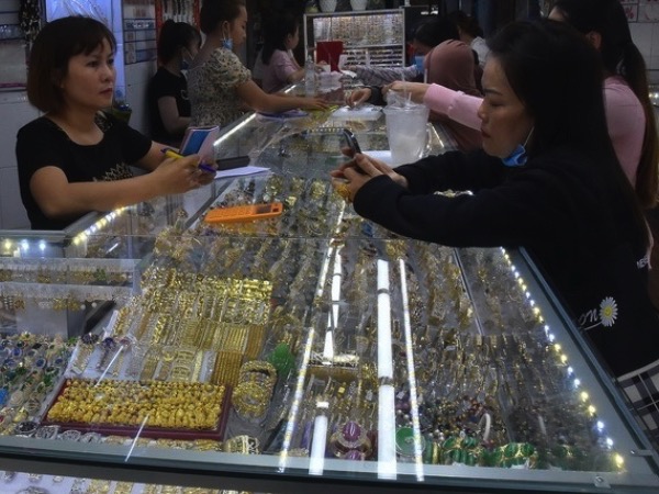 Giá vàng hôm nay, 5-12: Tăng rất mạnh