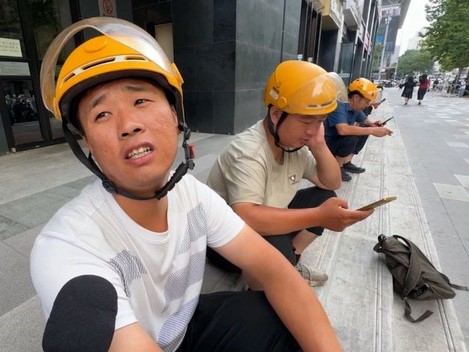 Một thời kiếm khá, giờ khổ hơn công nhân, tài xế giao đồ ăn cay đắng: 'Họ muốn gì? - Muốn tôi chết sao?'