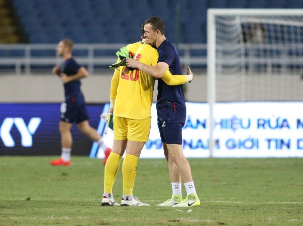 HLV Kim Sang-sik gạch tên Đặng Văn Lâm, chốt danh sách 26 cầu thủ dự AFF Cup 2024