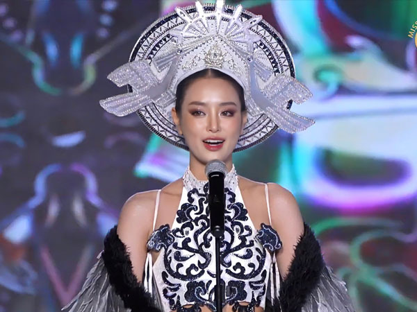 Á hậu Khánh Linh 'nổi da gà' khi diễn trang phục dân tộc tại Miss Intercontinental