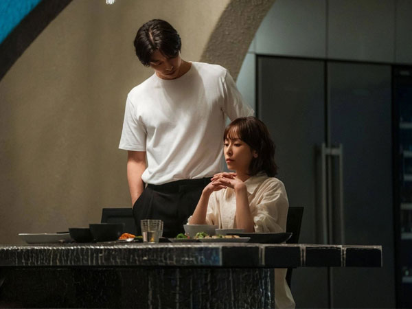 Siêu phẩm bị chê tơi tả giờ khiến dân tình đồng loạt quay xe: Cặp chính diễn quá đỉnh càng xem càng cuốn