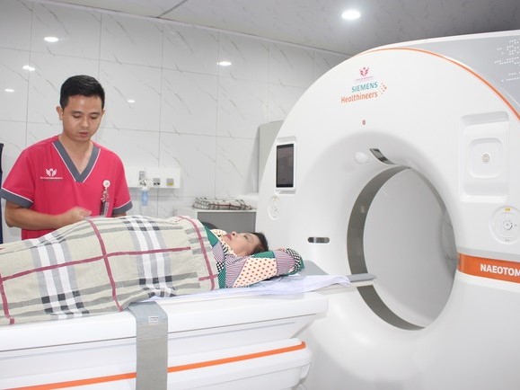 'Tiền mất tật mang' khi ôm chục tỷ đồng ra nước ngoài trị bệnh