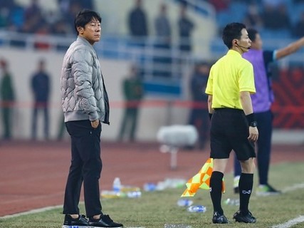 AFF Cup: Tuyển Indonesia nhận tin dữ từ châu Âu, HLV Shin Tae-yong phải gạch tên 2 sao nhập tịch