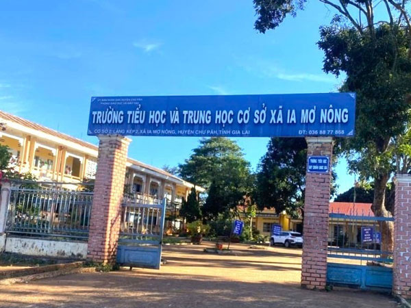 Phát hiện thầy giáo không có bằng cấp 3 phải thuê đồng nghiệp dạy thay