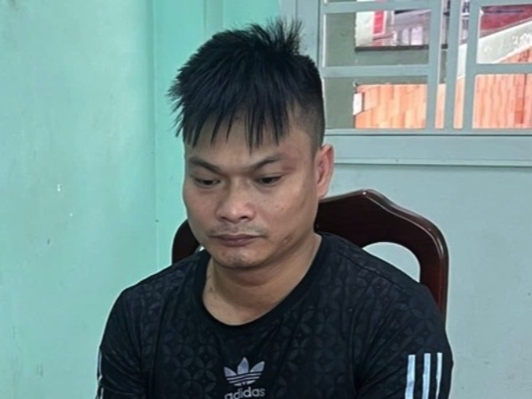 Kẻ đập phá xe ô tô sau va chạm giao thông có tiền án giết người
