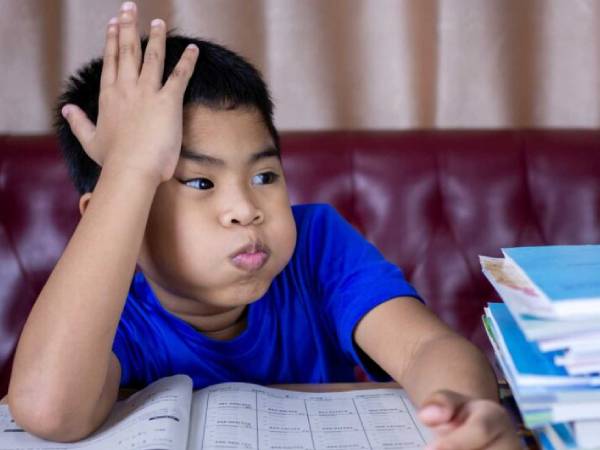 Bài toán khiến cả cõi mạng thừa nhận không giỏi bằng học sinh tiểu học: 'Trên thuyền có 70 con gà, 20 con vịt, hỏi người lái tàu bao nhiêu tuổi?'