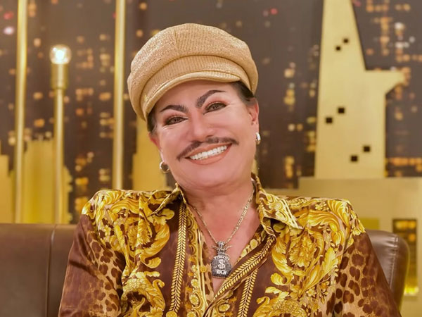 Nam ca sĩ quái nhất showbiz: 'Tôi có 9 người con, 27 người cháu'