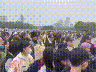 Cảnh tượng hỗn loạn ở sân Mỹ Đình