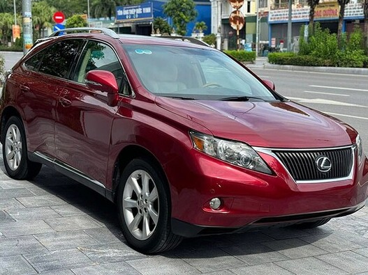 Lexus RX350 chạy chán 14 năm, bán đắt ngang Mazda CX-5 'mới cứng'