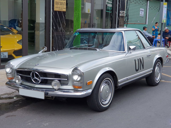 Ông Đặng Lê Nguyên Vũ tậu xế cổ Mercedes-Benz 280 SL