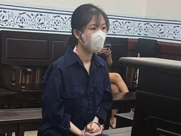 Nữ nhân viên lãnh 20 năm tù vì 4 lần mang đồ công ty đi bán