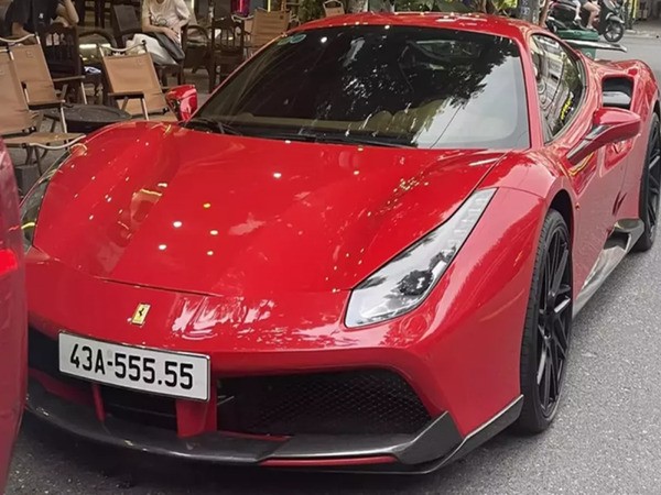 Tận thấy Ferrari 488 GTB 'siêu biển ngũ quý 5' tại Đà Nẵng