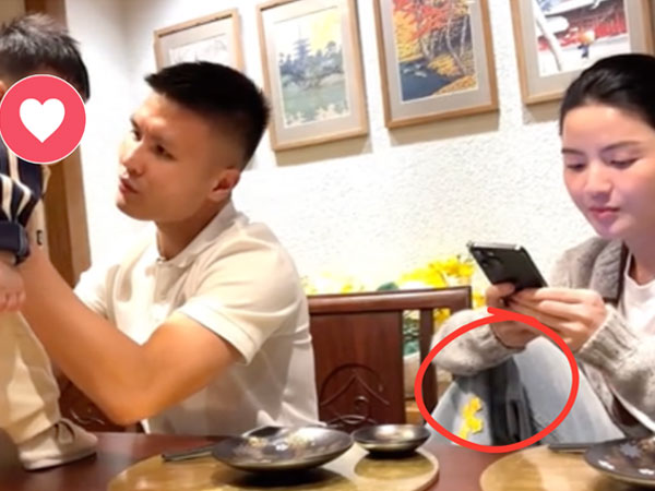 Mẹ Quang Hải hé lộ cảnh con dâu Chu Thanh Huyền để cả chân lên ghế khi đi ăn, phản ứng mới bất ngờ