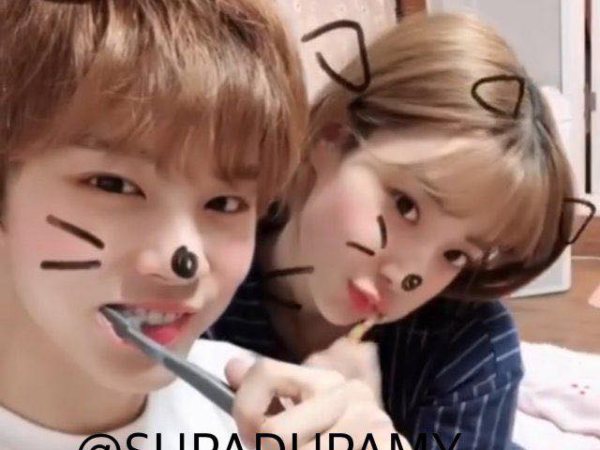 Chưa đến 1/1, mỹ nam đã lộ ảnh tình cảm đồng thời với cả nữ chính Hẹn Hò Chốn Công Sở và mỹ nhân April