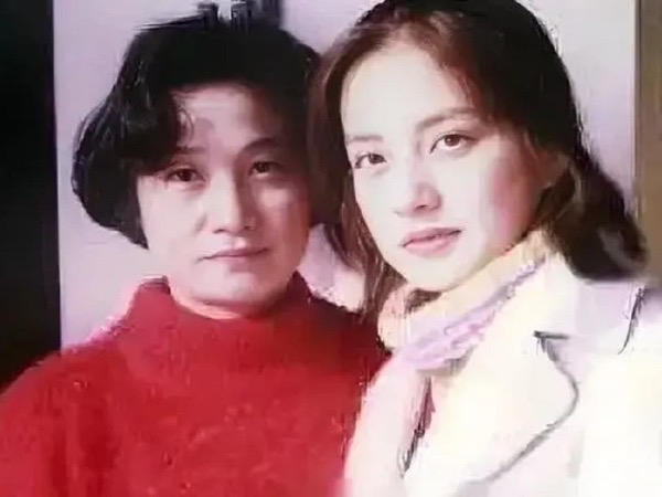 Triệu Vy bị phong sát và sự sụp đổ của gia tộc nhà họ Triệu, đáng thương nhất là mẹ ruột