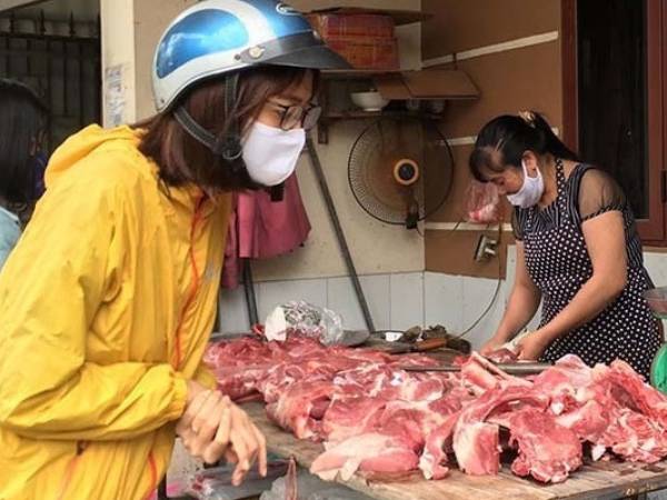 Giá lợn hơi tăng đón đầu Tết, thịt nhập khẩu chỉ 56.000 đồng/kg