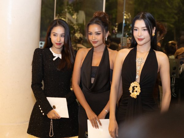 'Nửa showbiz' tại đám cưới Khánh Vân: Nhã Phương và 1 mẹ bầu Vbiz gây sốt, Puka - Khả Như 'đụng độ'