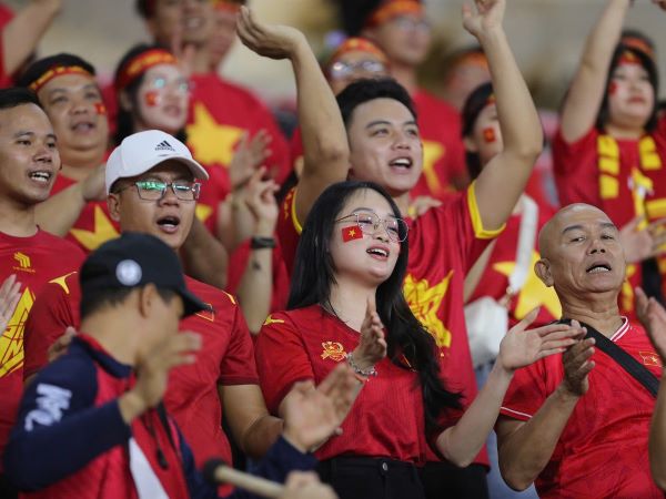 Tuyển Việt Nam đấu Indonesia: HLV Kim Sang Sik và học trò khấp khởi