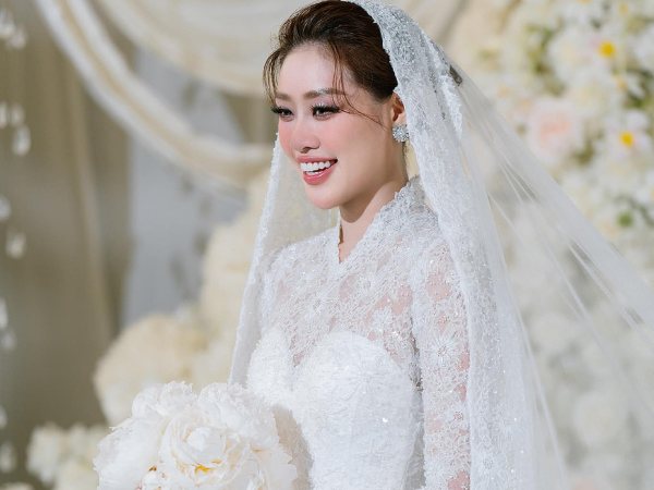 Hoa hậu Khánh Vân xin lỗi