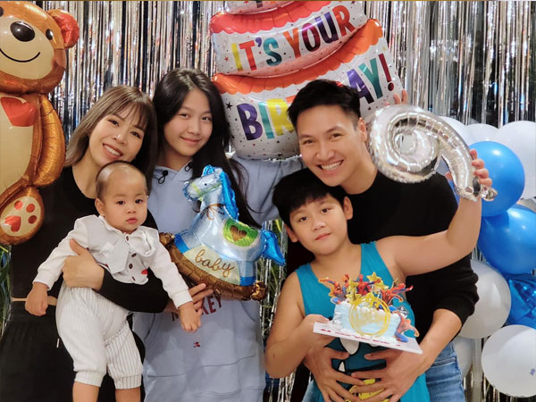 'Soái ca' màn ảnh 3 con vẫn vạn người mê, ngoài đời sành điệu khác hẳn trên phim