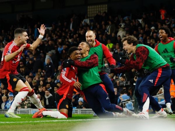 MU ngược dòng không tưởng trước Man City trong 116 giây điên rồ