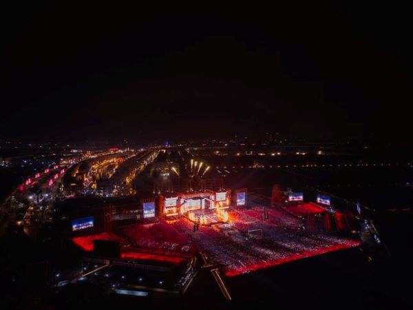 Công bố 130.000 người đổ về concert Anh Trai Vượt Ngàn Chông Gai
