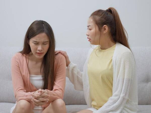 Sáng sớm, vợ chồng cô hàng xóm đã hỏi vay tôi 500 triệu, tôi định đồng ý thì chồng nói thầm một câu đầy bất ngờ