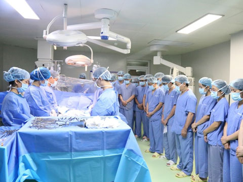 Tạng của chàng trai 18 tuổi hồi sinh 6 cuộc đời mới