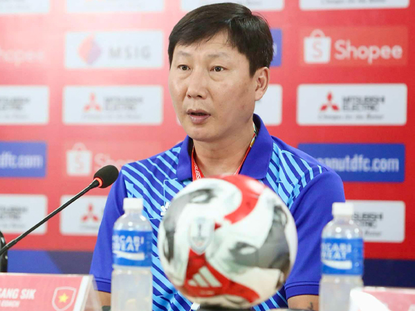 HLV Kim Sang Sik: Tuyển Việt Nam hòa Philippines là kỳ tích