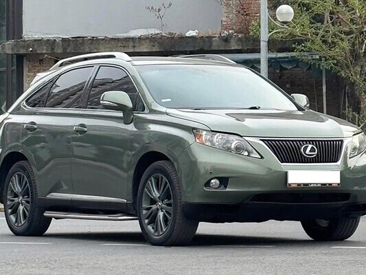 Lexus RX350 chạy 15 năm tại Việt Nam vẫn có giá hơn 700 triệu