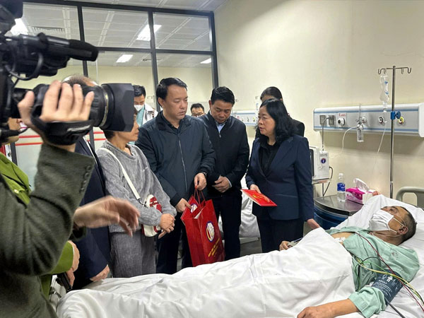 Nạn nhân kể lại phút sinh tử được cảnh sát cứu khỏi vụ cháy quán cà phê ở Hà Nội