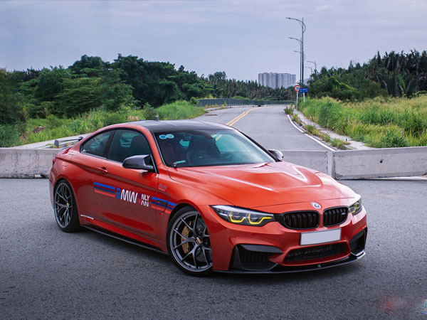 Dân chơi Sài Gòn chi 2 tỷ độ xe BMW M4 siêu hiếm, mâm và phanh đắt ngang xe cỡ B